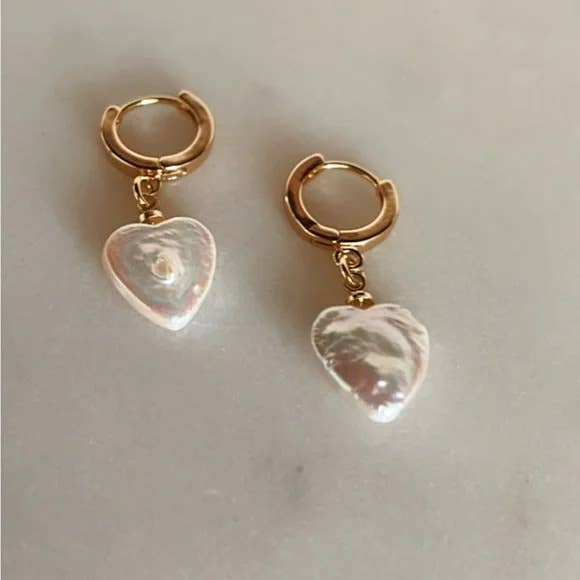 TRAMPS + THIEVES Petit Heart Hoop Earrings