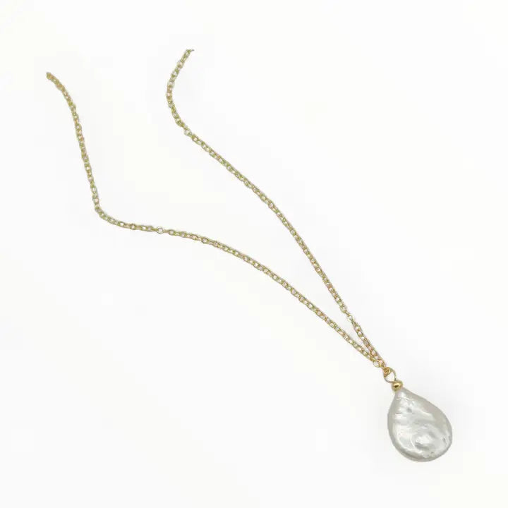 FLYING LIZARD DESIGN  BAROQUE PEARL NECKLACE