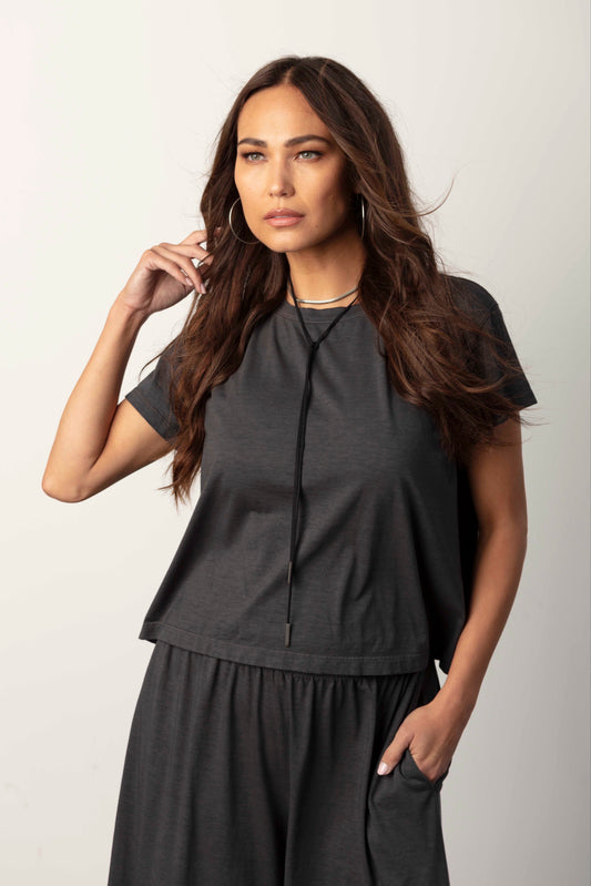 MILA MADY CROP TEE CHARCOAL