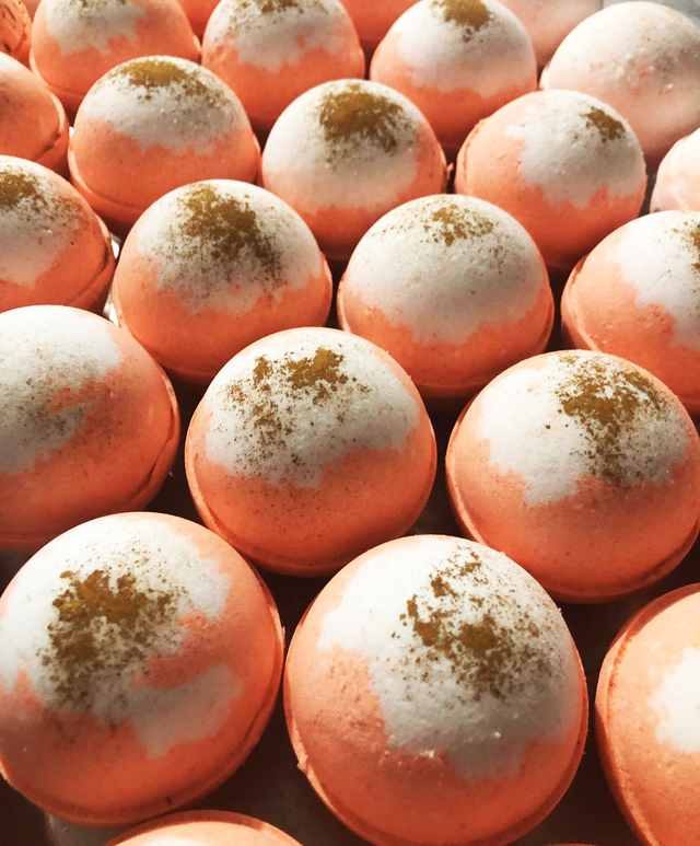 BATH BOMBS PUMPKIN SPICE BATH BOMB: LIMITED EDITION