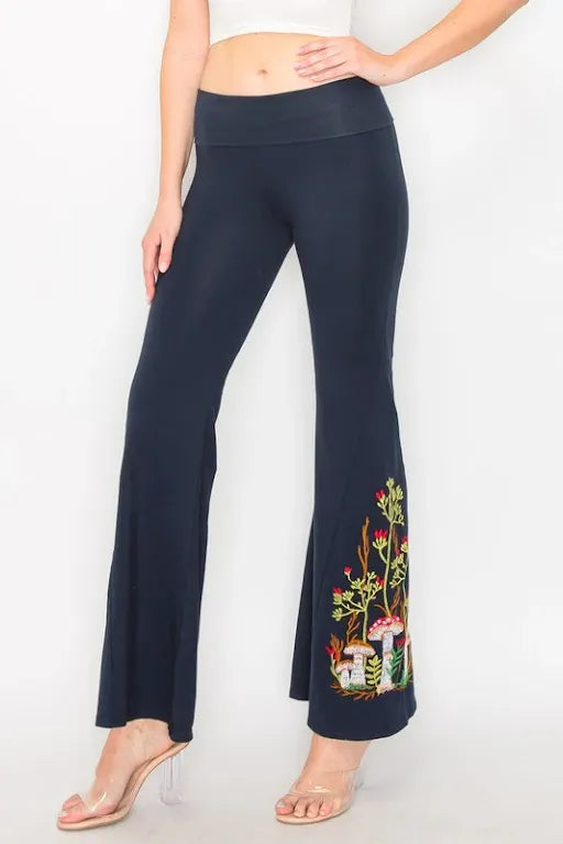 T PARTY MUSHROOM FANTASY EMBROIDERY FLARE PANTS NAVY