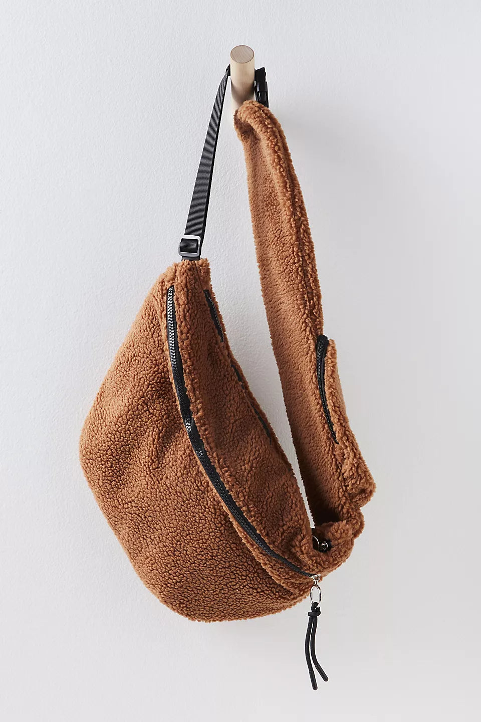 FREE PEOPLE OVERACHIEVER SHERPA SLING BAG COCO TEDDY