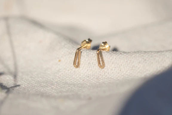 Desert Moon Design  Hund Studs sterling silver