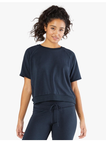 BEYOND YOGA SOLID CHOICE SHORT SLEEVE PULLOVER NOCTURNAL NAVY