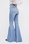 SALE FREE PEOPLE WE THE FREE JUST FLOAT ON FLARE JEANS BERMONDSEY BLUE