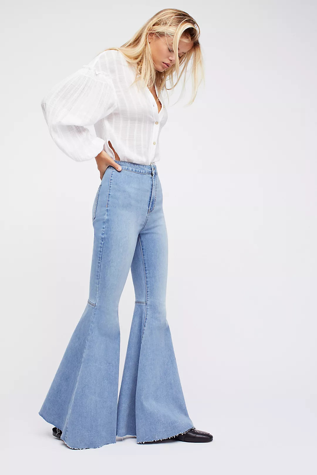 FREE PEOPLE WE THE FREE JUST FLOAT ON FLARE JEANS BERMONDSEY BLUE
